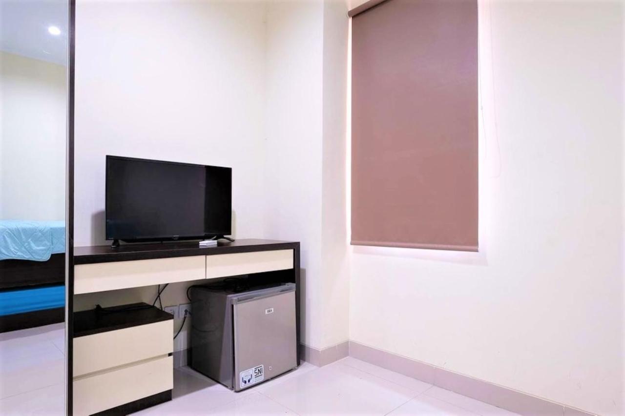 Giant Kost Hotel Tangerang Exterior photo